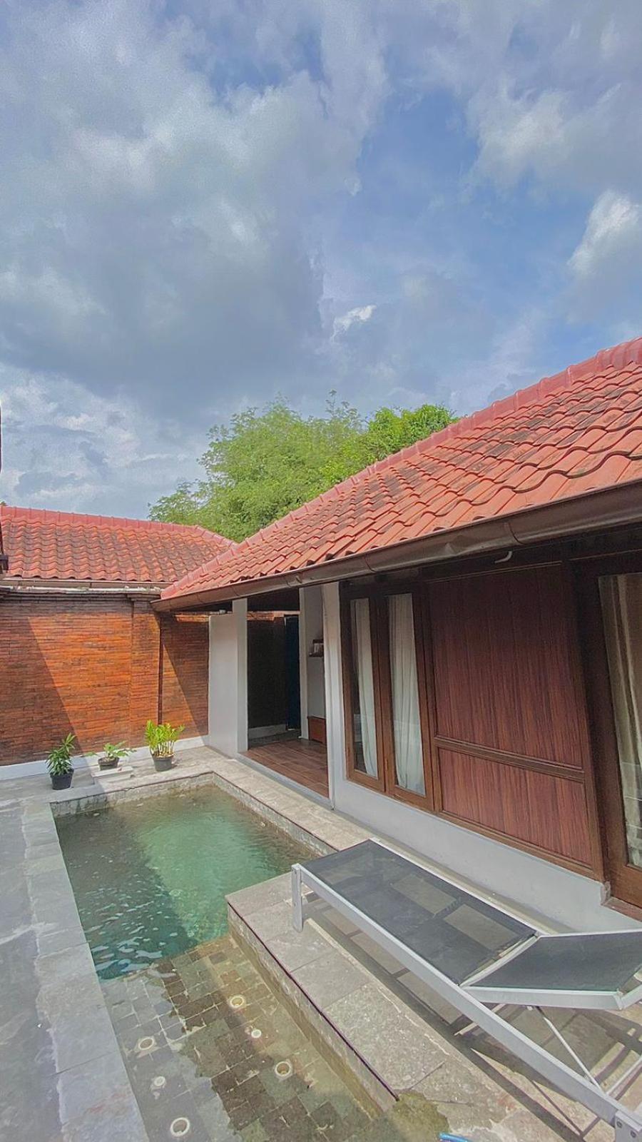 Chrome Hotel & Resort Solo Colomadu Exterior photo